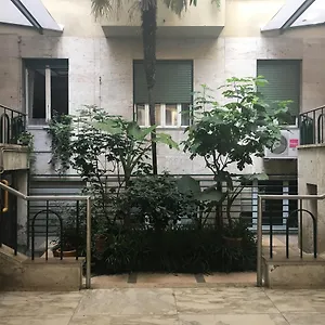 בית הארחה Rhome, רומא